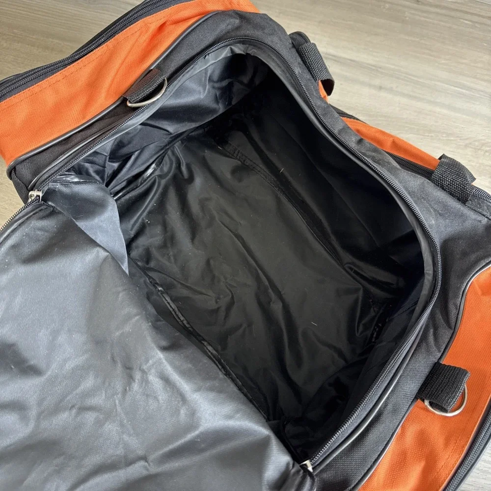 FLORIDA MARLINS 2003 WORLD SERIES CHAMPIONS Team Issued Duffle Bag‎